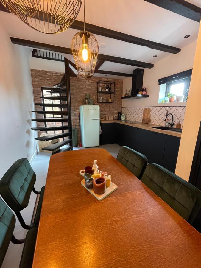 B&B Gasthuisstraat 도쿰 외부 사진